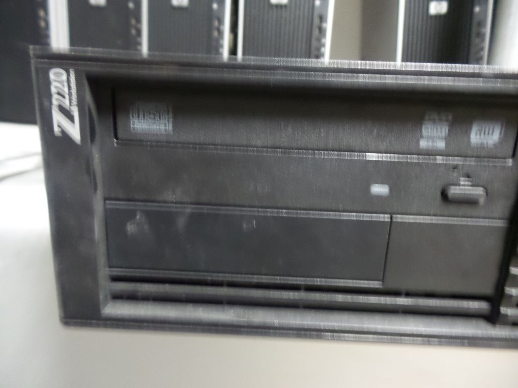 Lote 017 - 3 Workstation HP Z220 SFF - Imagen 4