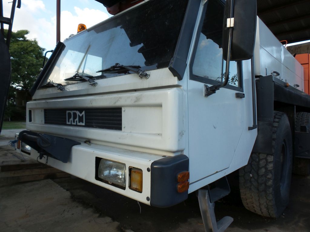 Lote 043- Grúa draga Terex, modelo ATT 1300, MOTOR MERCEDES BENZ - Imagen 3