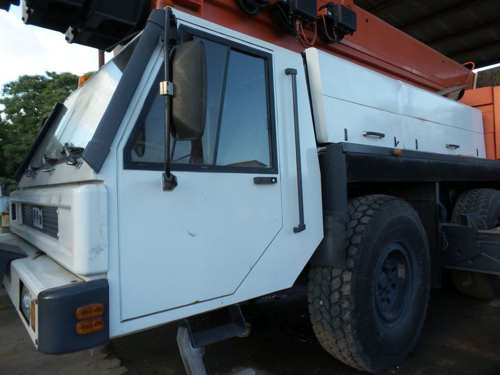 Lote 043- Grúa draga Terex, modelo ATT 1300, MOTOR MERCEDES BENZ - Imagen 11
