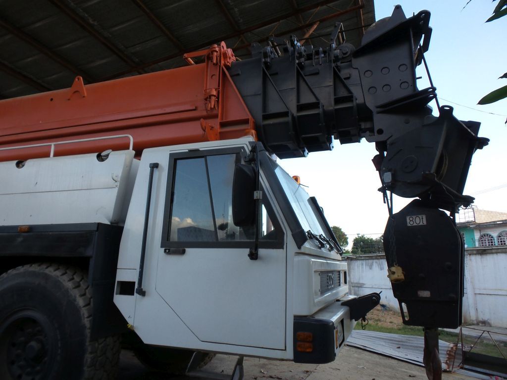 Lote 043- Grúa draga Terex, modelo ATT 1300, MOTOR MERCEDES BENZ - Imagen 42