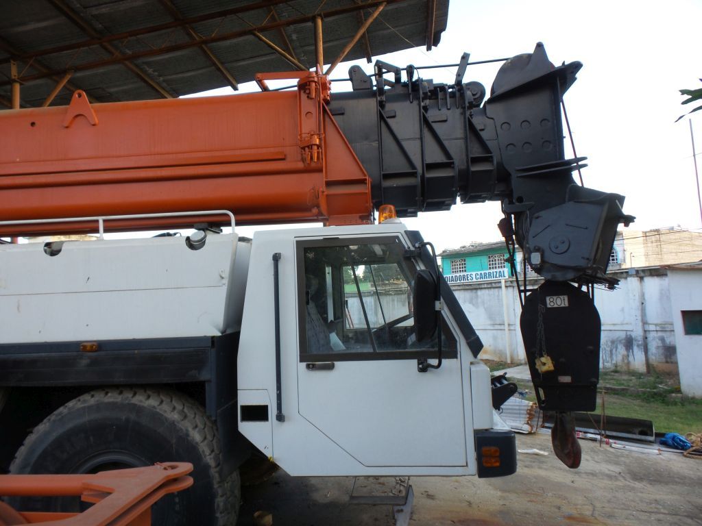 Lote 043- Grúa draga Terex, modelo ATT 1300, MOTOR MERCEDES BENZ - Imagen 45