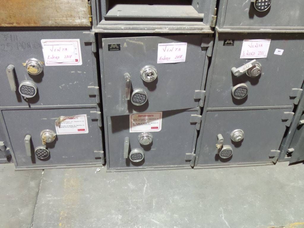 Lote 010 - 10 Cajas fuertes grandes y Locker con caja fuerte - Imagen 5
