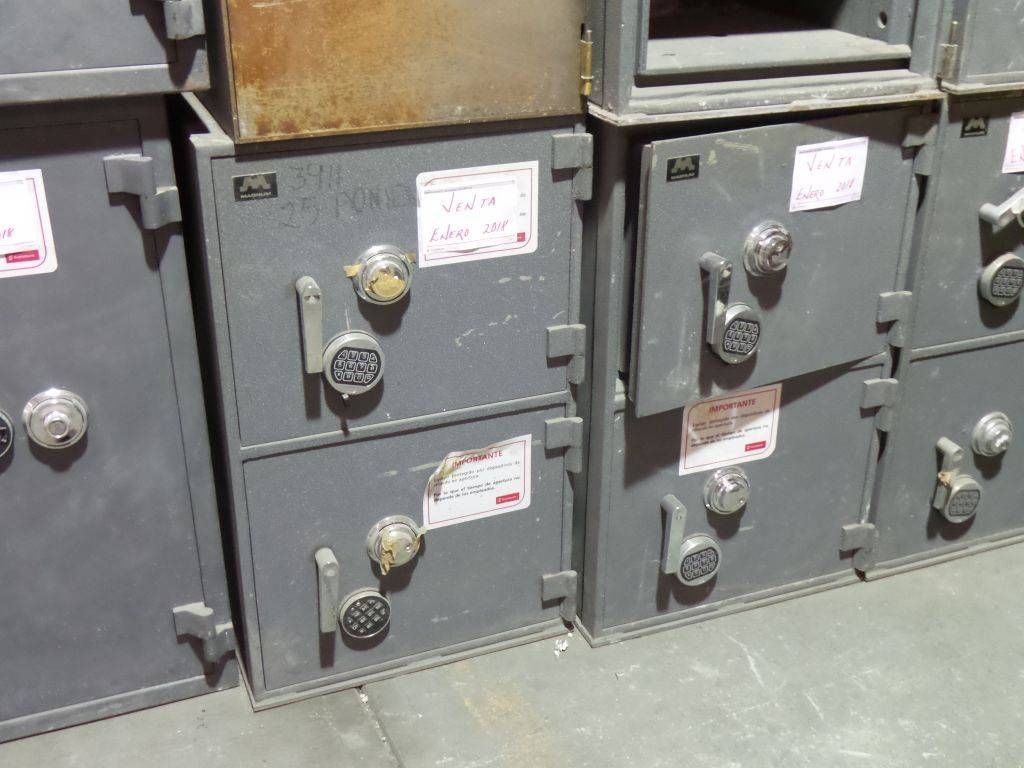 Lote 010 - 10 Cajas fuertes grandes y Locker con caja fuerte - Imagen 7