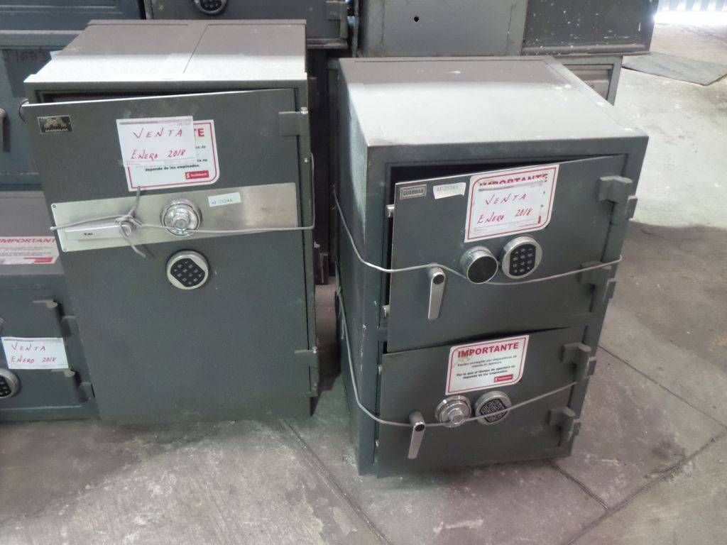 Lote 010 - 10 Cajas fuertes grandes y Locker con caja fuerte - Imagen 10