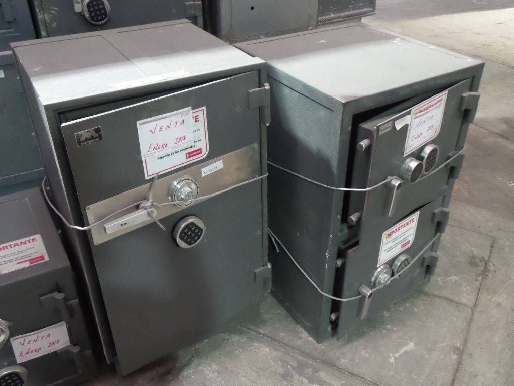 Lote 010 - 10 Cajas fuertes grandes y Locker con caja fuerte - Imagen 11
