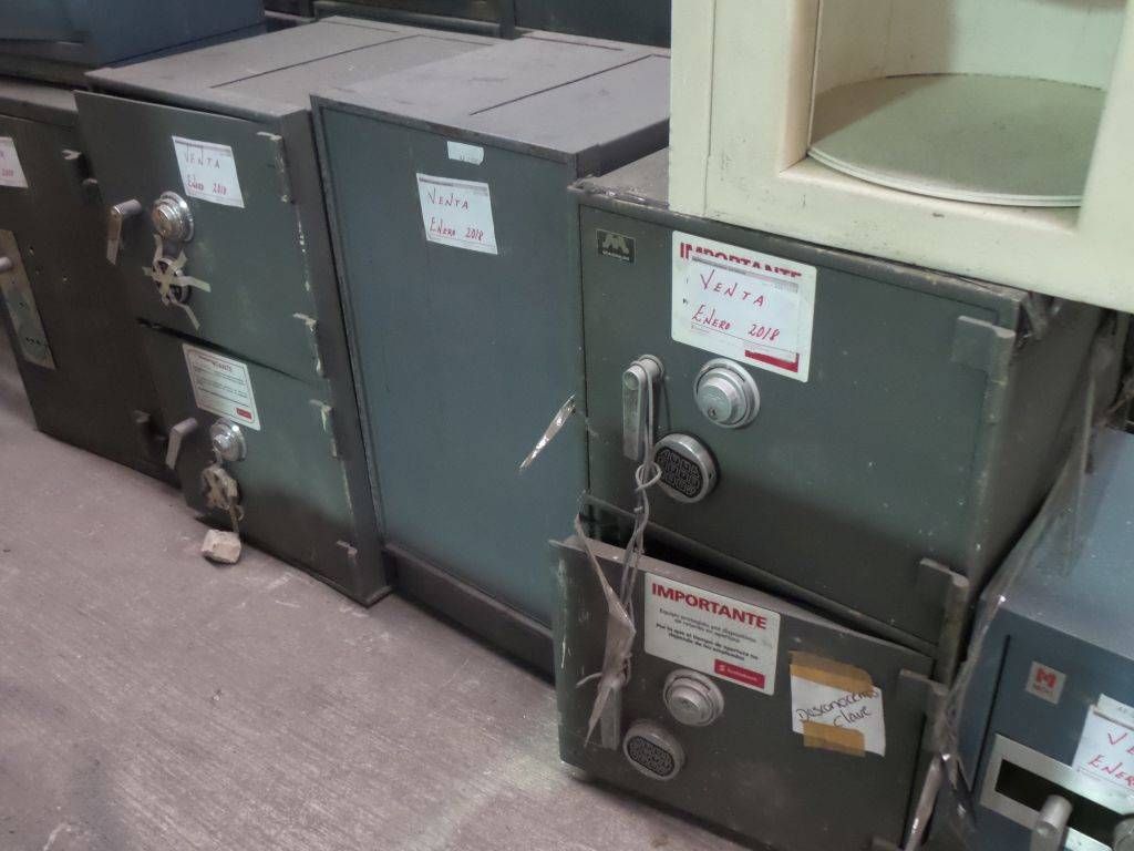 Lote 010 - 10 Cajas fuertes grandes y Locker con caja fuerte - Imagen 12