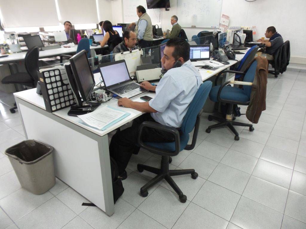 Lote 007- Estación de trabajo para 10 personas con 2 archiveros - Imagen 7