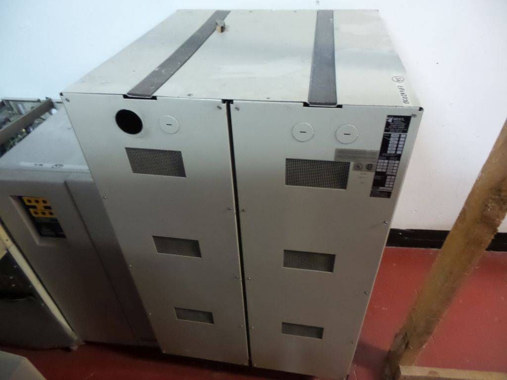 Lote 006 - Equipo eléctrico, UPS Best Power, Gabinetes y Motores - Imagen 45