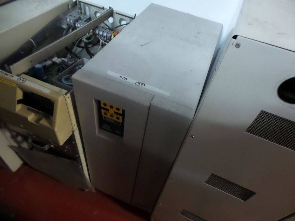 Lote 006 - Equipo eléctrico, UPS Best Power, Gabinetes y Motores - Imagen 37
