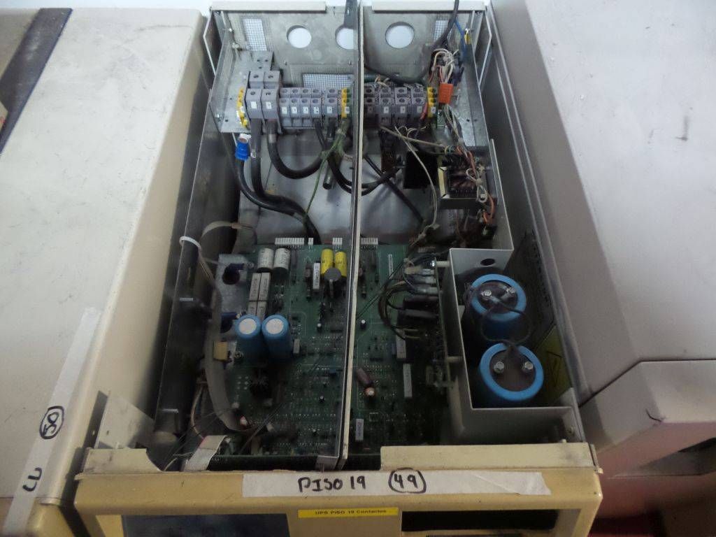 Lote 006 - Equipo eléctrico, UPS Best Power, Gabinetes y Motores - Imagen 29