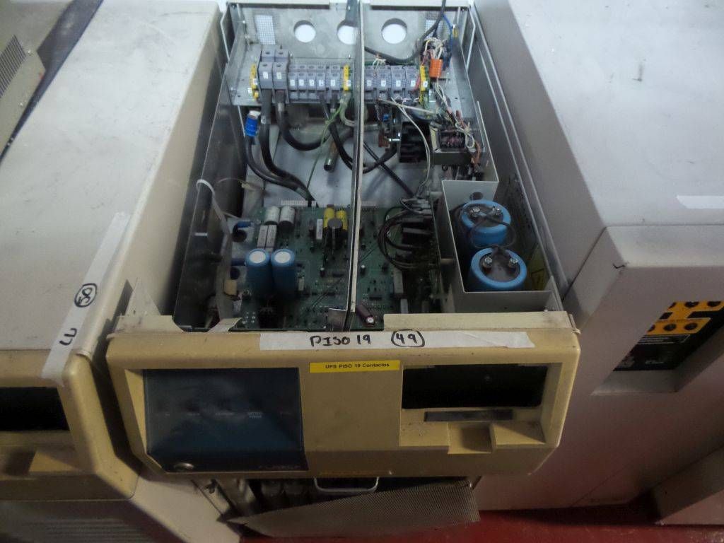 Lote 006 - Equipo eléctrico, UPS Best Power, Gabinetes y Motores - Imagen 28