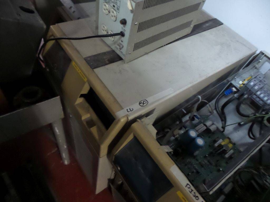 Lote 006 - Equipo eléctrico, UPS Best Power, Gabinetes y Motores - Imagen 27