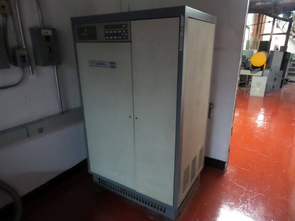 Lote 006 - Equipo eléctrico, UPS Best Power, Gabinetes y Motores - Imagen 12