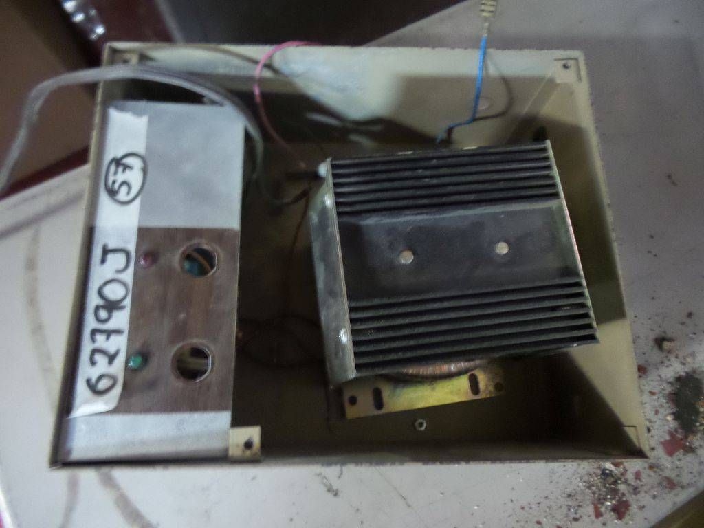 Lote 006 - Equipo eléctrico, UPS Best Power, Gabinetes y Motores - Imagen 156