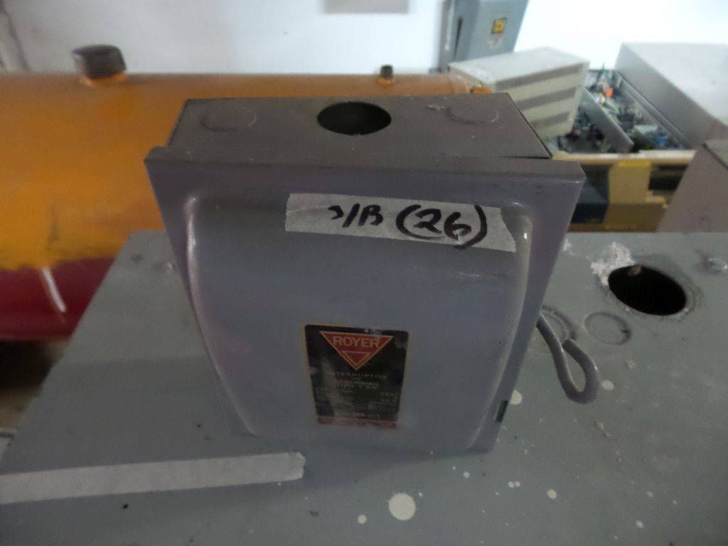 Lote 006 - Equipo eléctrico, UPS Best Power, Gabinetes y Motores - Imagen 135