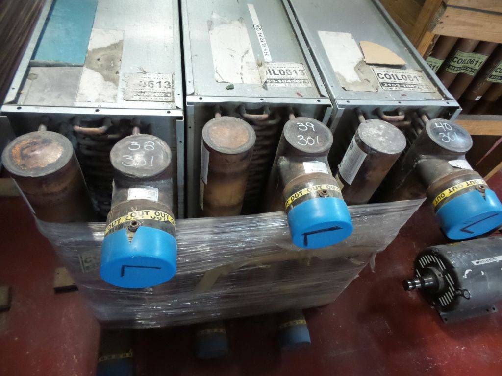 Lote 006 - Equipo eléctrico, UPS Best Power, Gabinetes y Motores - Imagen 110