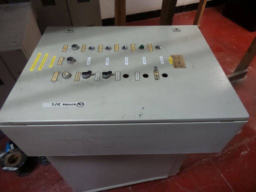 Lote 006 - Equipo eléctrico, UPS Best Power, Gabinetes y Motores - Imagen 92