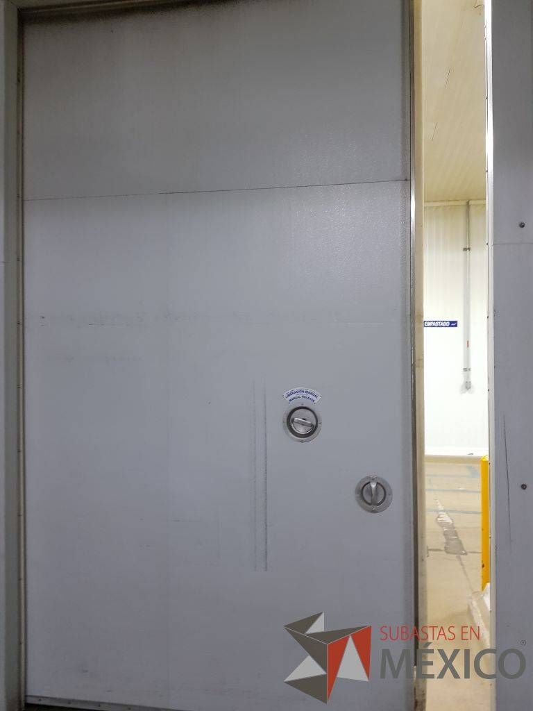 Lote 130 - Puerta para cámara fría, automatizada, no sirve sistema eléctrico - Imagen 5