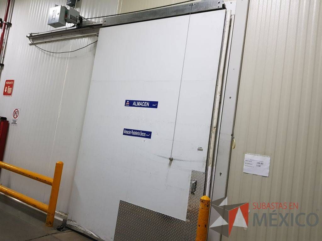 Lote 136 - Puerta para cámara fría, automatizada, funcional