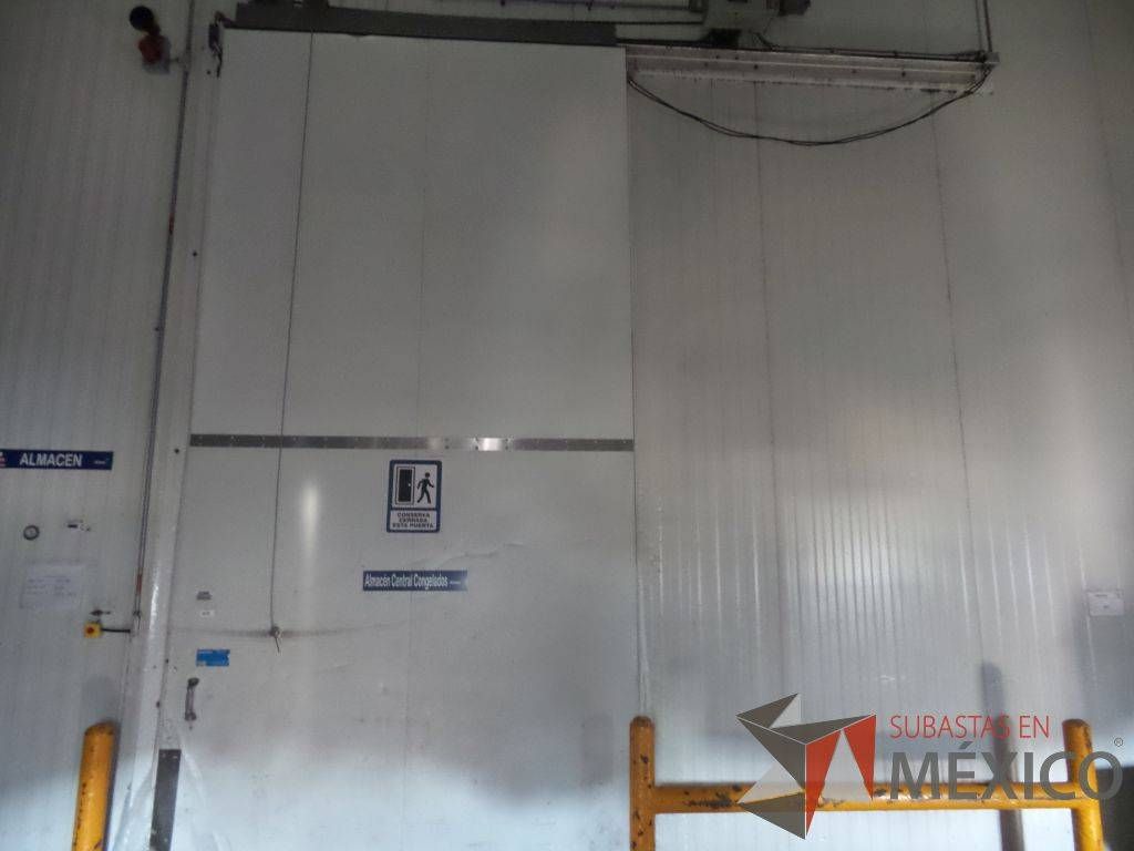 Lote 148 - Puerta para cámara fría, automatizada, no funciona sistema eléctrico - Imagen 2