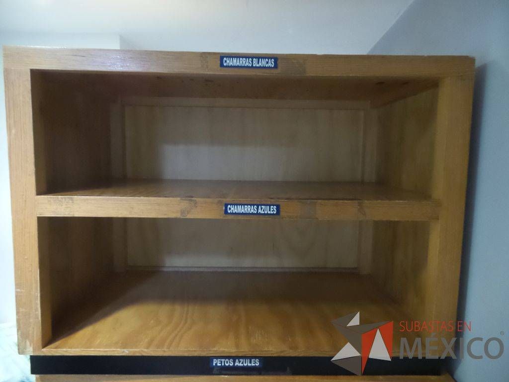 Lote 105 - 9 Cancel, 3 Puertas de aluminio, Escritorio de madera, Muebles de madera - Imagen 11
