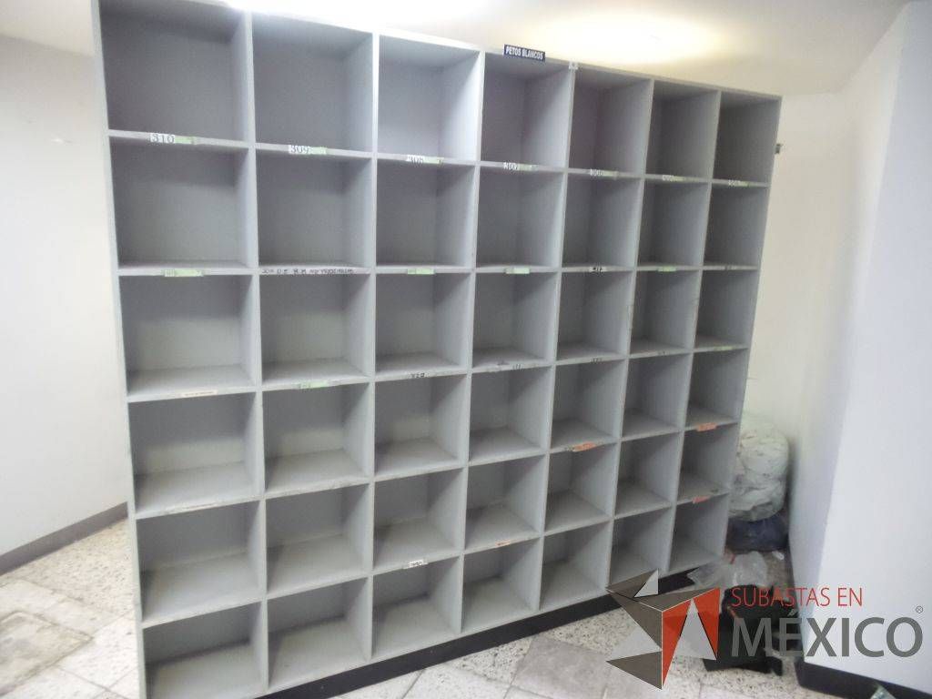 Lote 105 - 9 Cancel, 3 Puertas de aluminio, Escritorio de madera, Muebles de madera - Imagen 14