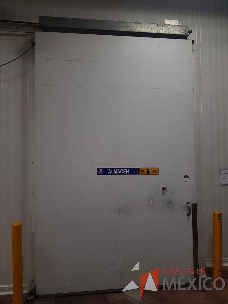 Lote 169 - Puerta para cámara fría, automatizada, no funciona