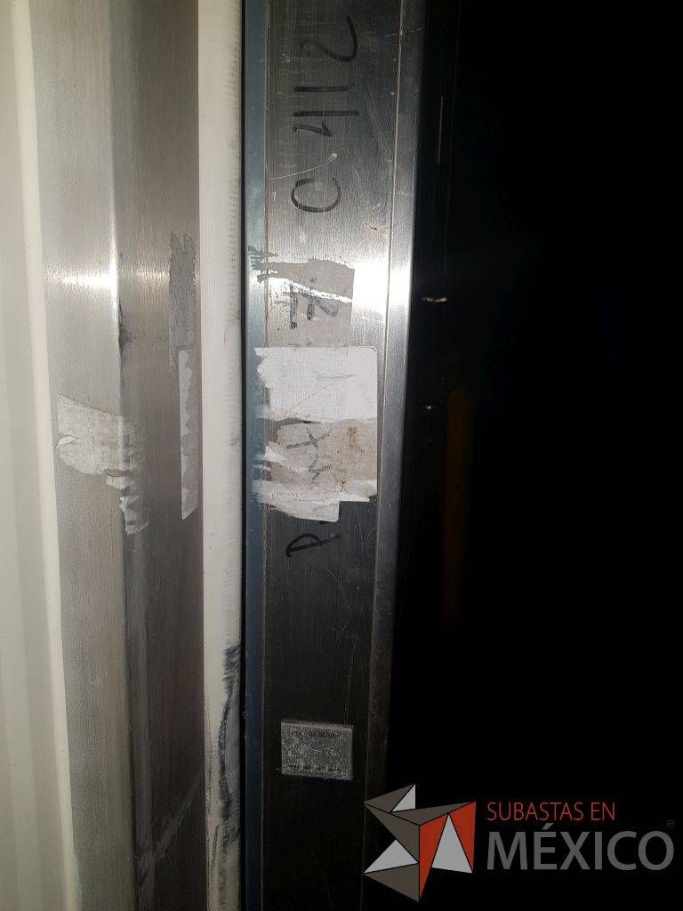 Lote 181 - Puerta Eléctrica Funciona sistema electrico 2.24 Ancho X 3.70 Alto - Imagen 4