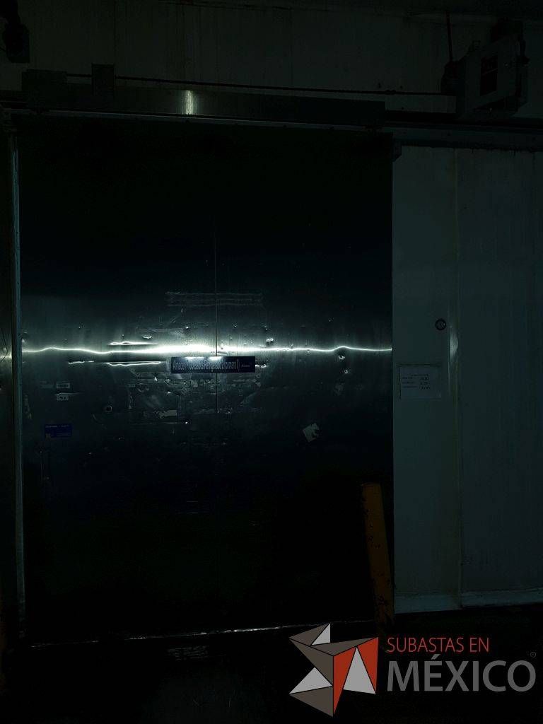 Lote 183 - Puerta Eléctrica no sirve sistema electrico 2.23 Ancho X 3.10 Alto - Imagen 2
