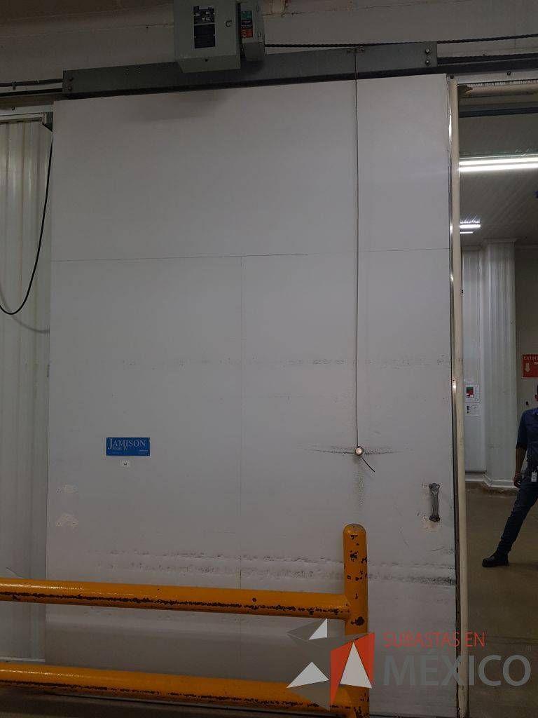 Lote 068 - Puerta Eléctrica no sirve sistema eléctrico 2.24m x 3.43m