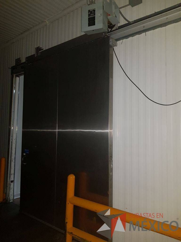 Lote 202 - Puerta de Acero Inoxidable 2.23 Ancho X 3.10 Alto - Imagen 2