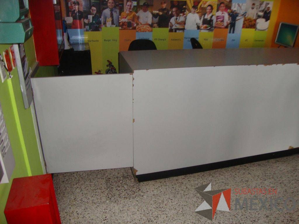 Lote 105 - 9 Cancel, 3 Puertas de aluminio, Escritorio de madera, Muebles de madera - Imagen 27