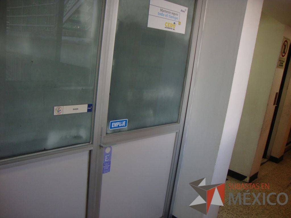 Lote 208 - 6 Puertas de aluminio y 1 Puerta de dos piezas Aluminio - Imagen 2