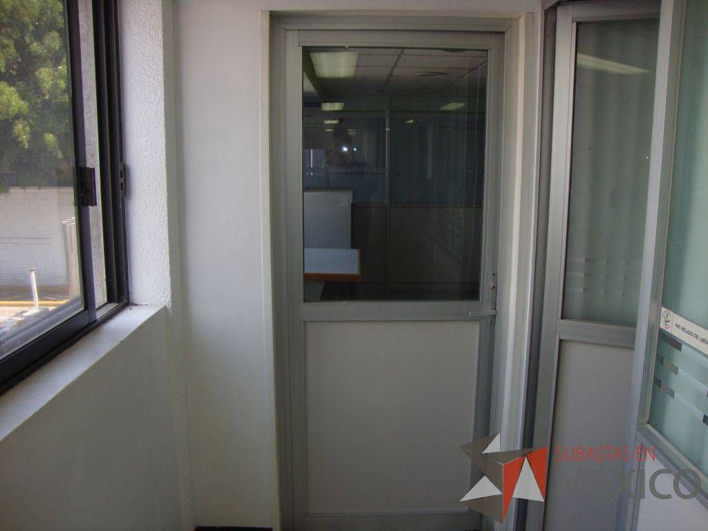 Lote 208 - 6 Puertas de aluminio y 1 Puerta de dos piezas Aluminio - Imagen 7