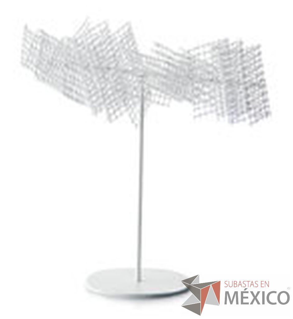 Lote 120 - 9 Esculturas de metal con base y red a lacado blanco