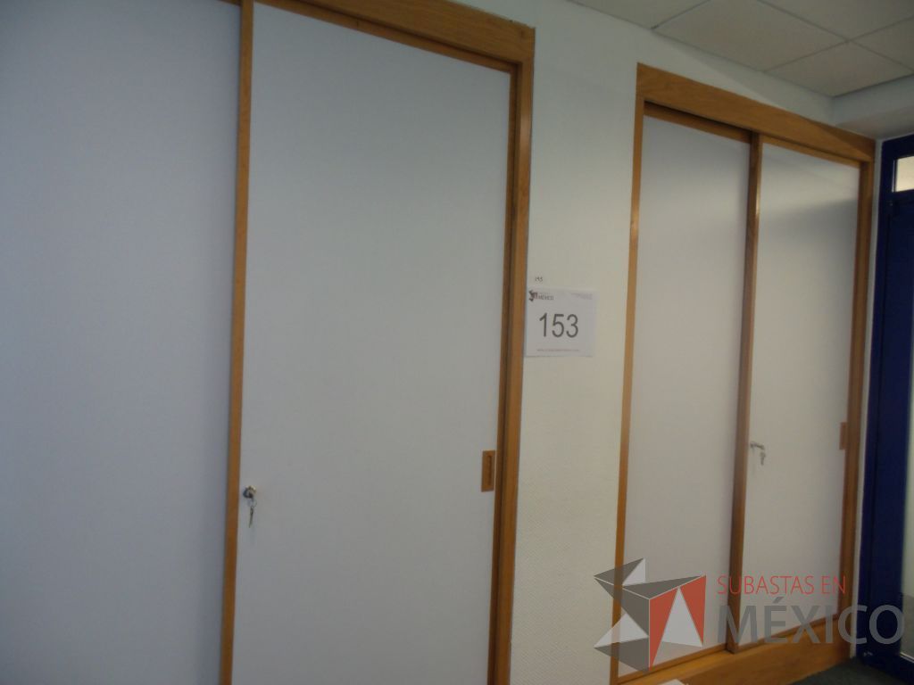 Lote 153 - 2 Clósets empotrados, 1 con 2 puertas y 1 con 3 puertas - Imagen 2