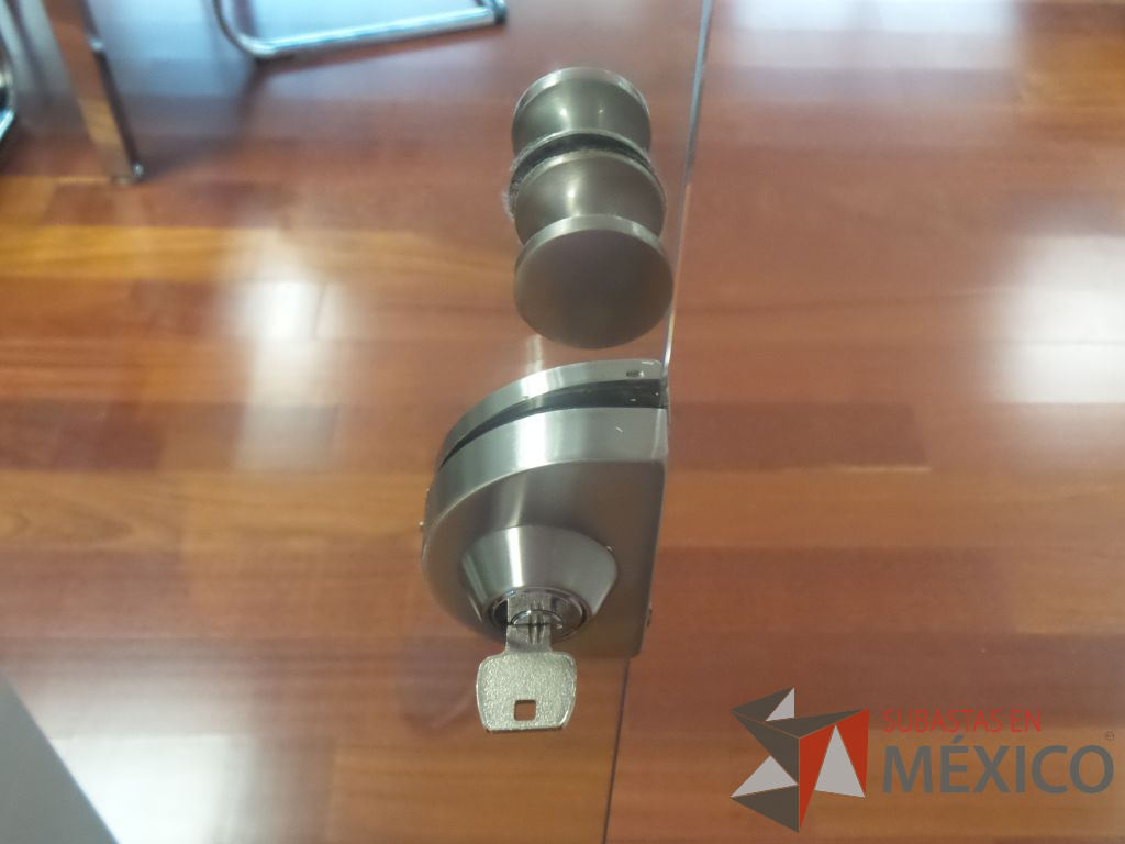 Lote 091 - Puerta de cristal con sistema cerrado de seguridad - Imagen 4