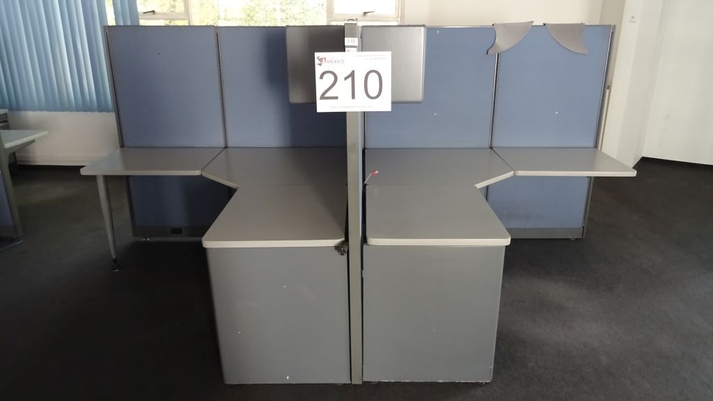 Lote 210 - Estación de trabajo para 4 personas con mamparas color azul - Imagen 2