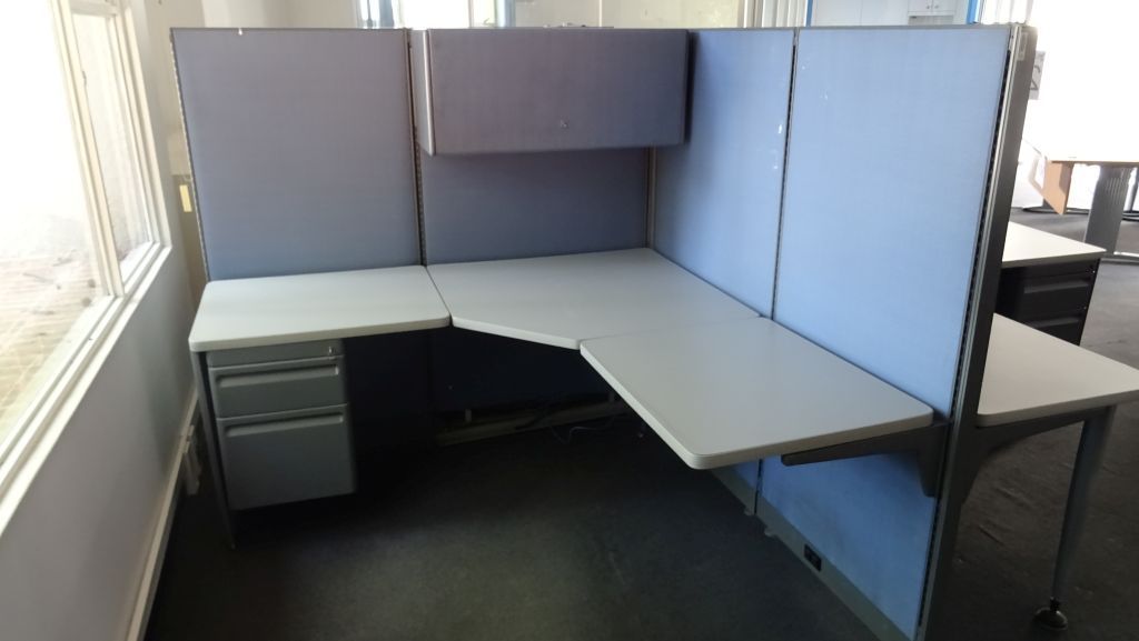 Lote 210 - Estación de trabajo para 4 personas con mamparas color azul - Imagen 4