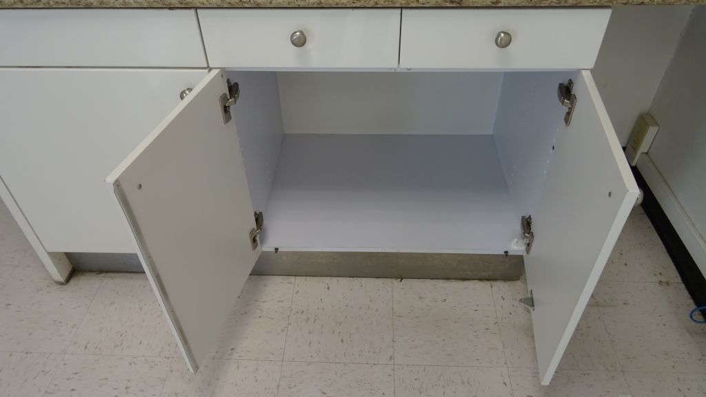 Lote 218 - Cocina con gabinetes, espacio para frigobar, y alacenas - Imagen 5