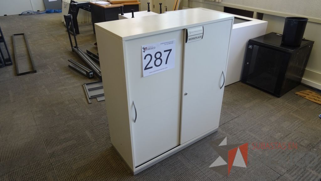 Lote 246 - 6 Gabinetes, Credenza, Mesa, Credenza, Archiveros - Imagen 3