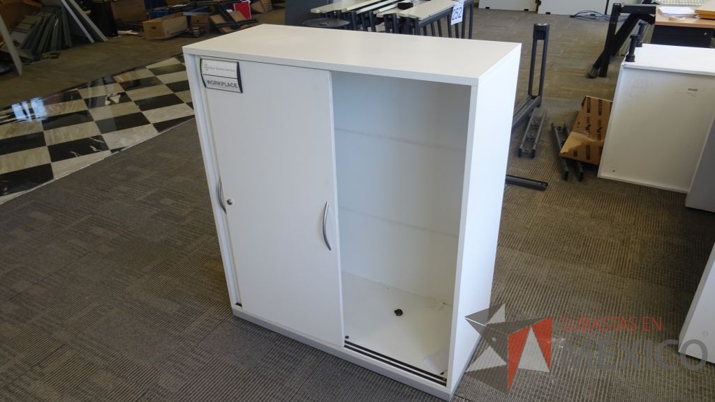 Lote 246 - 6 Gabinetes, Credenza, Mesa, Credenza, Archiveros - Imagen 4