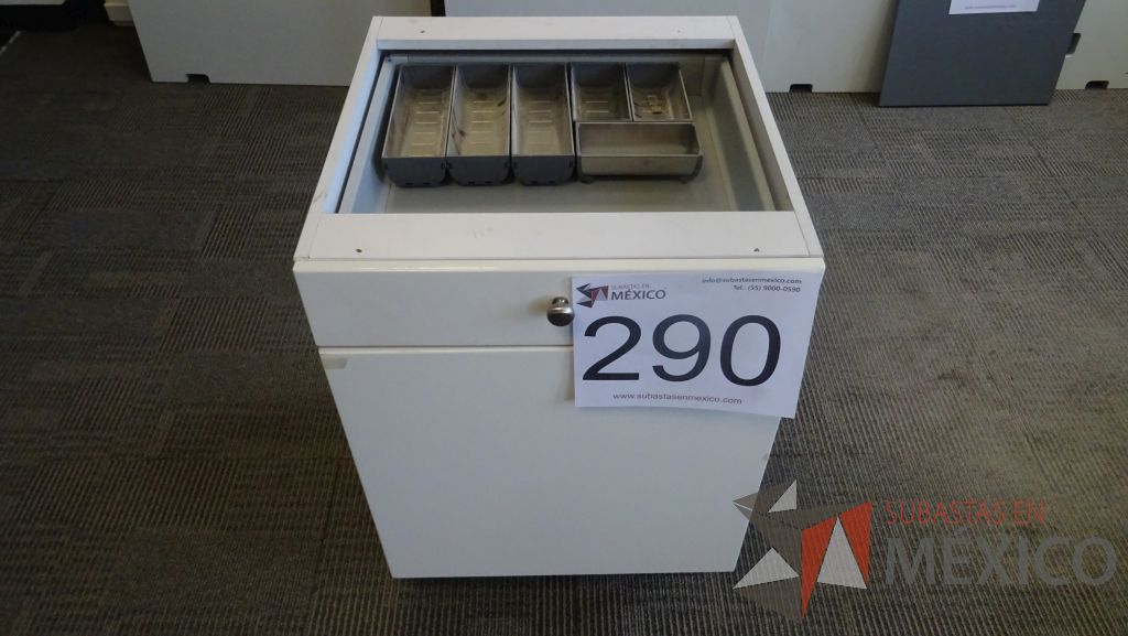 Lote 246 - 6 Gabinetes, Credenza, Mesa, Credenza, Archiveros - Imagen 16