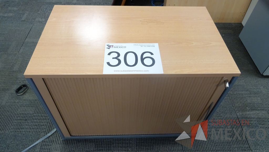 Lote 246 - 6 Gabinetes, Credenza, Mesa, Credenza, Archiveros - Imagen 20