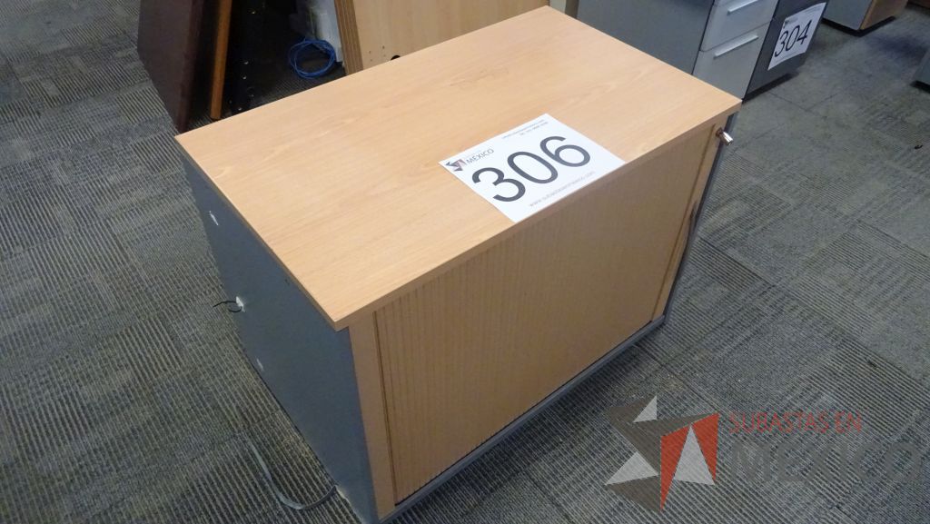 Lote 246 - 6 Gabinetes, Credenza, Mesa, Credenza, Archiveros - Imagen 22