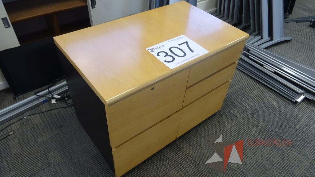 Lote 246 - 6 Gabinetes, Credenza, Mesa, Credenza, Archiveros - Imagen 25