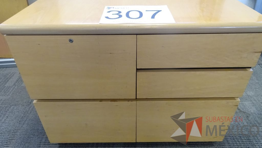 Lote 246 - 6 Gabinetes, Credenza, Mesa, Credenza, Archiveros - Imagen 26