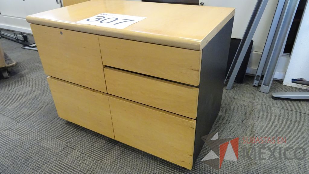 Lote 246 - 6 Gabinetes, Credenza, Mesa, Credenza, Archiveros - Imagen 27
