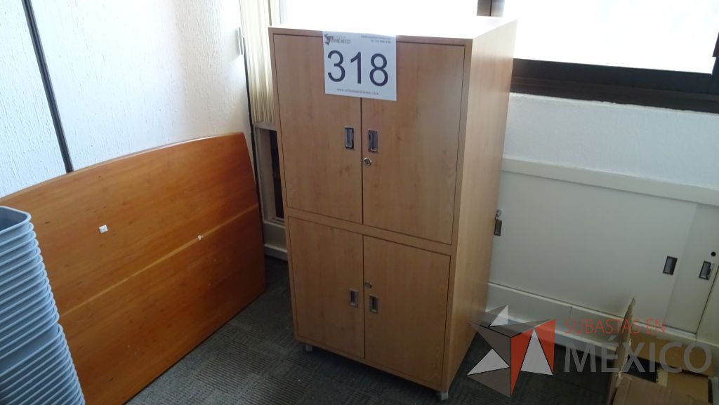 Lote 246 - 6 Gabinetes, Credenza, Mesa, Credenza, Archiveros - Imagen 29