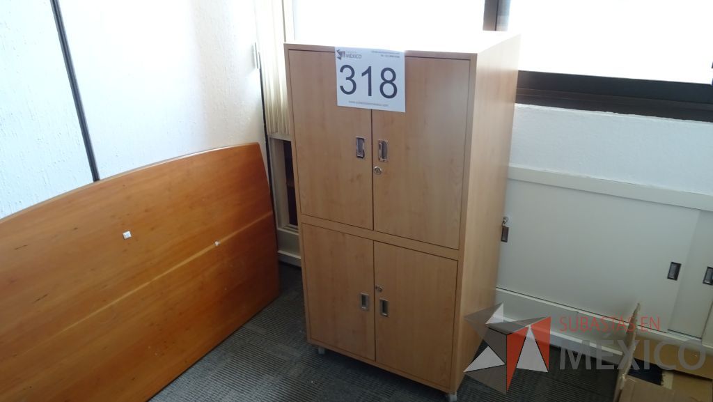 Lote 246 - 6 Gabinetes, Credenza, Mesa, Credenza, Archiveros - Imagen 30